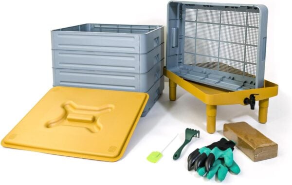 Worm Cafe Compost Bin for Worm Farming | Uncle Jim's Worm Farm